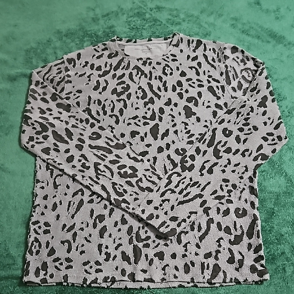 John Varvatos Leopard Print Long Sleeve lightweight sweater